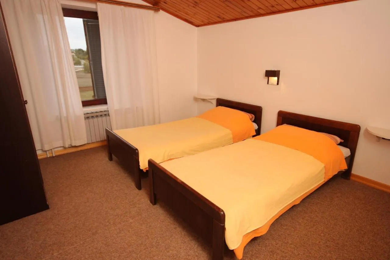 Apartments With A Parking Space Manjadvorci, Marcana - 7445 Barban 0*,  Croatia